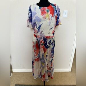 BNWT DKNY White Floral, Floaty Sleeve Dress. Waterfall Hem.‎ Size 10